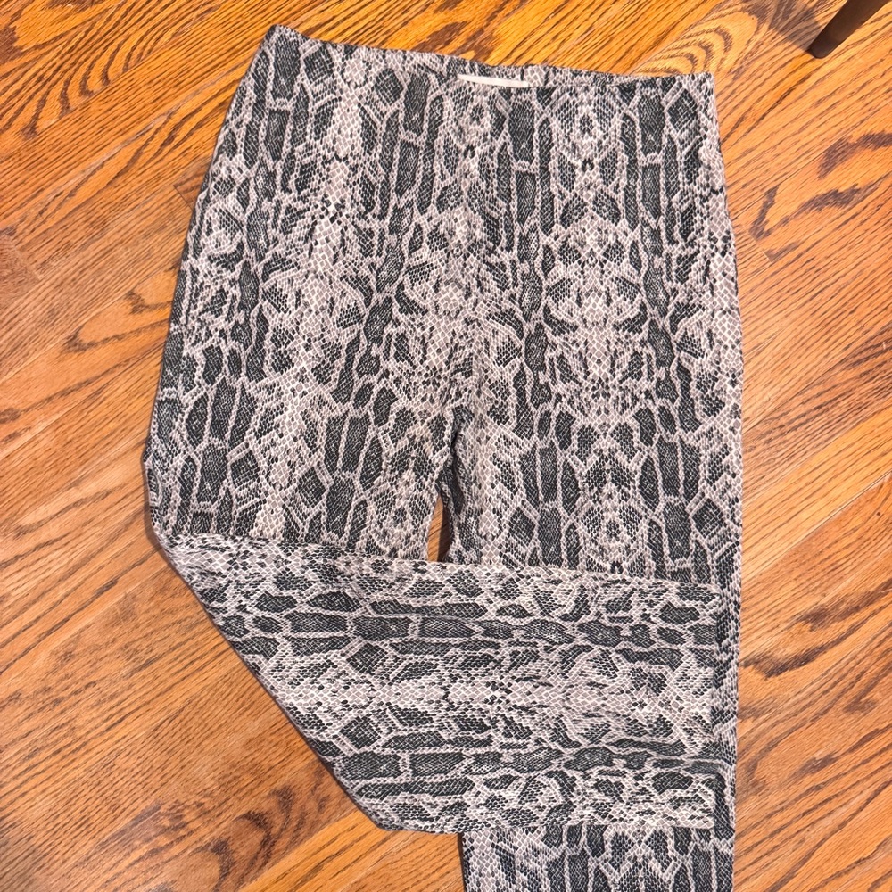 Vintage Holt Renfrew Studio Snake Print capris - size 4